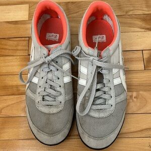 Asics Onitsuka Tiger Ultimate 81 Gray Shoe Sneaker Low Top HN567 Womens 8.5